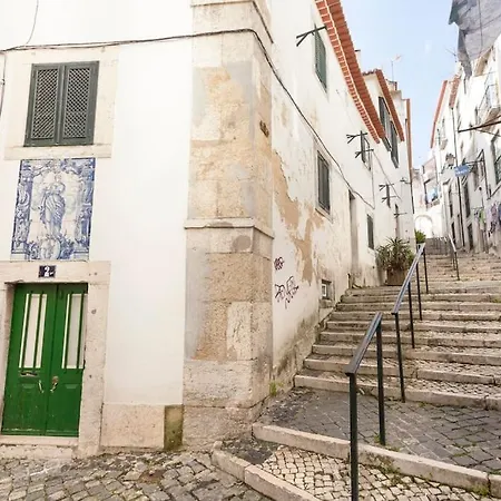 Alfama I, Eco-penthouse With View & French Balcony Lissabon