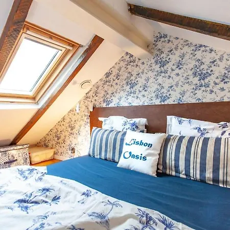 Alfama I, Eco-penthouse With View & French Balcony
