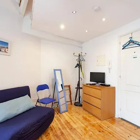 Alfama I, Eco-penthouse With View & French Balcony * Lisbon