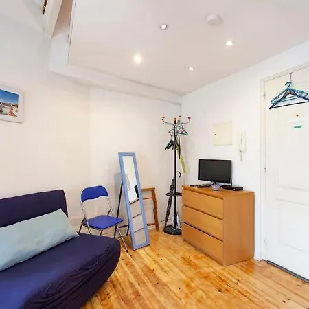 Alfama I, Eco-penthouse With View & French Balcony Apartment