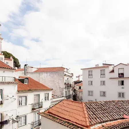 Alfama I, Eco-penthouse With View & French Balcony * Lisbon